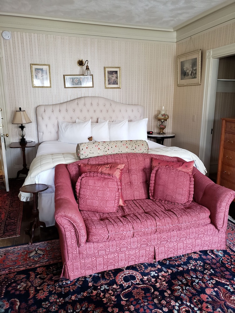 Moseley Cottage Inn & Town Motel - photo 7