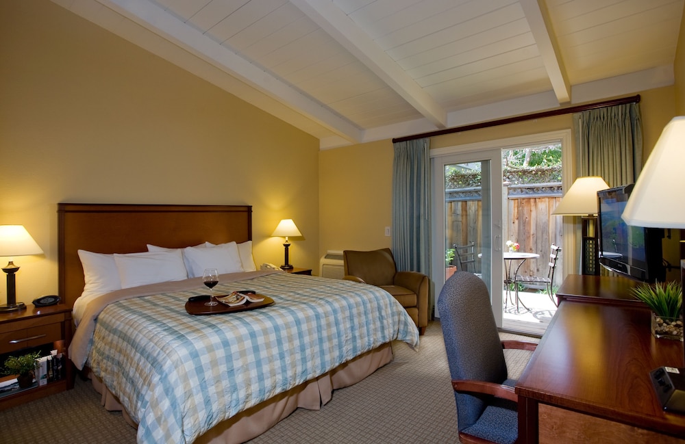 The Cottages Hotel - photo 8