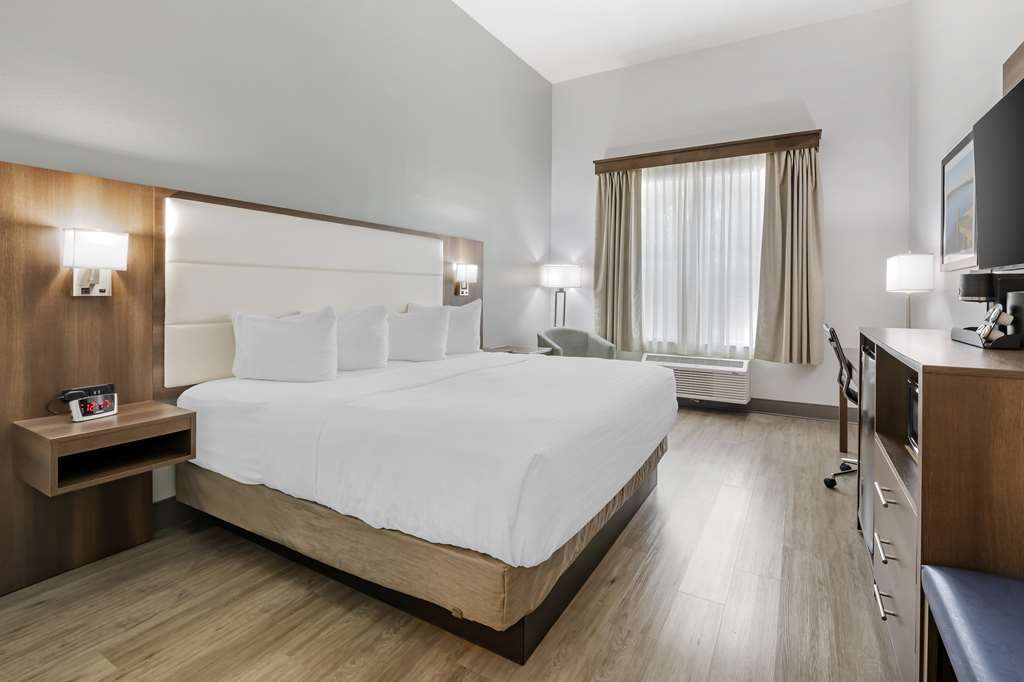 Best Western Plus First Coast Inn & Suites - photo 22