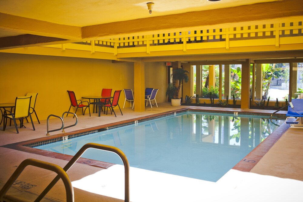The Aqua Pacific Hotel - photo 14