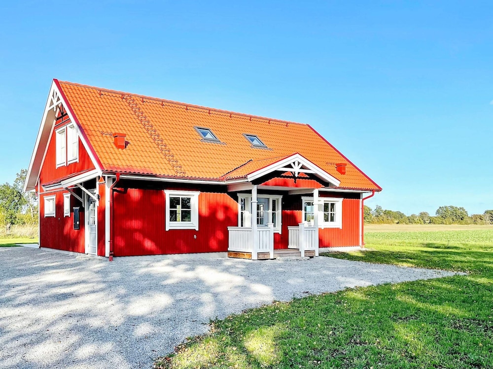 8 person holiday home in LÖTTORP By Traum — 4-Star Luxury Hotel in Gamleby, Sweden