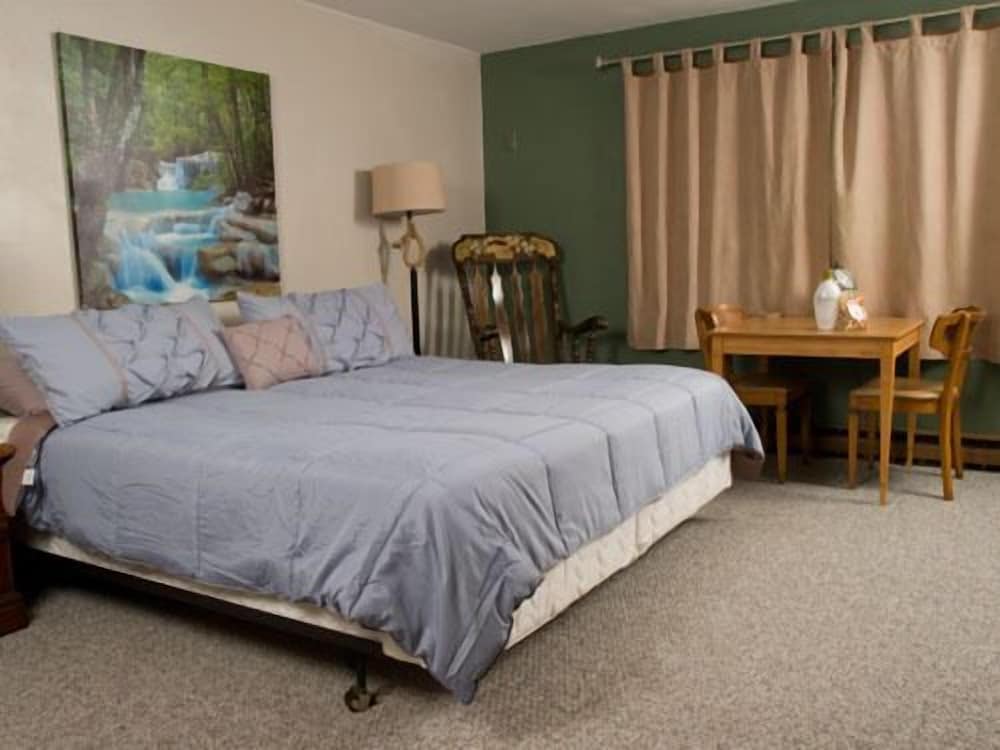 Valhalla Hillside Inn - photo 18