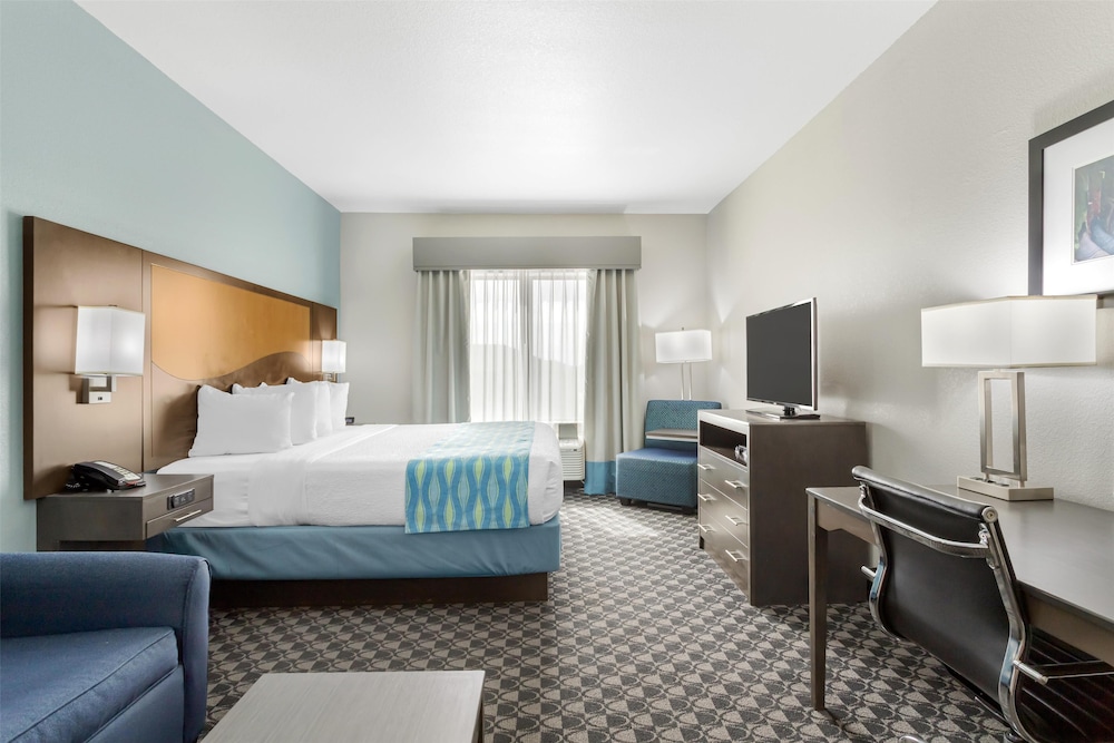 Best Western Plus Waller Hotel - photo 8