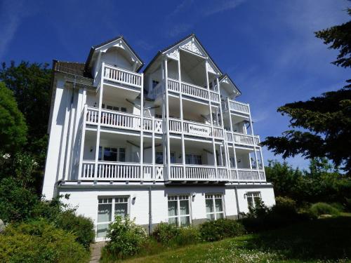 Ferienwohnung Parkresidenz Concordia Wohnung 9 — 4-Star Luxury Hotel in Ostseebad Sellin, Germany