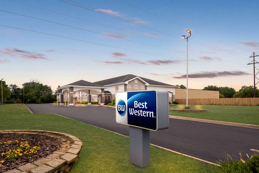 Best Western Airport Inn in Moline, United States