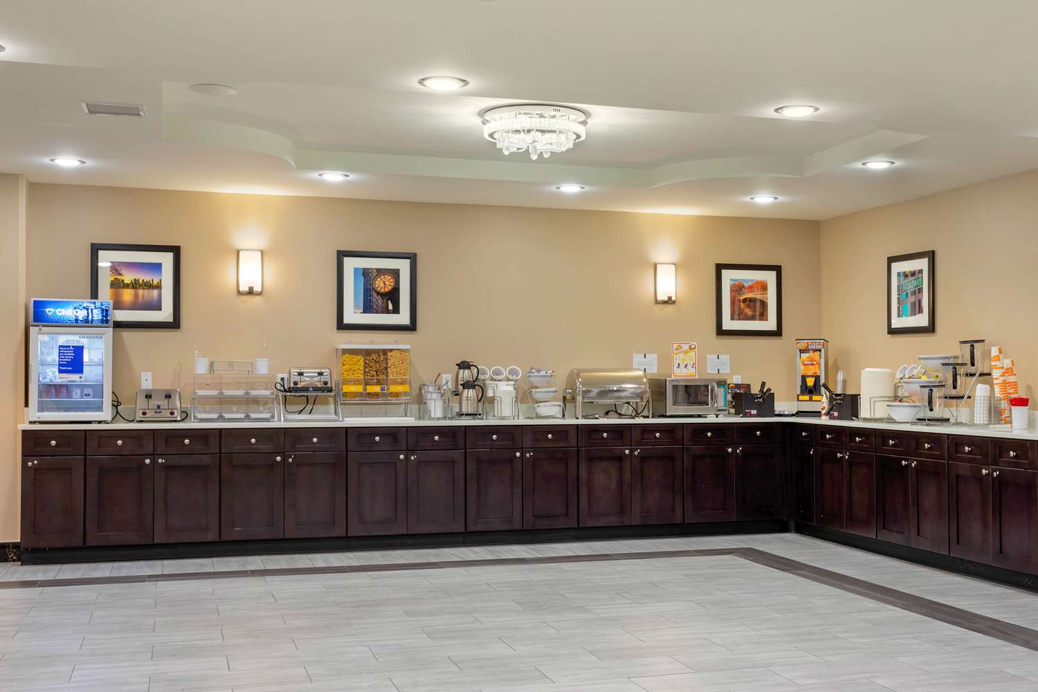 Comfort Inn and Suites Near JFK Air Train - photo 9