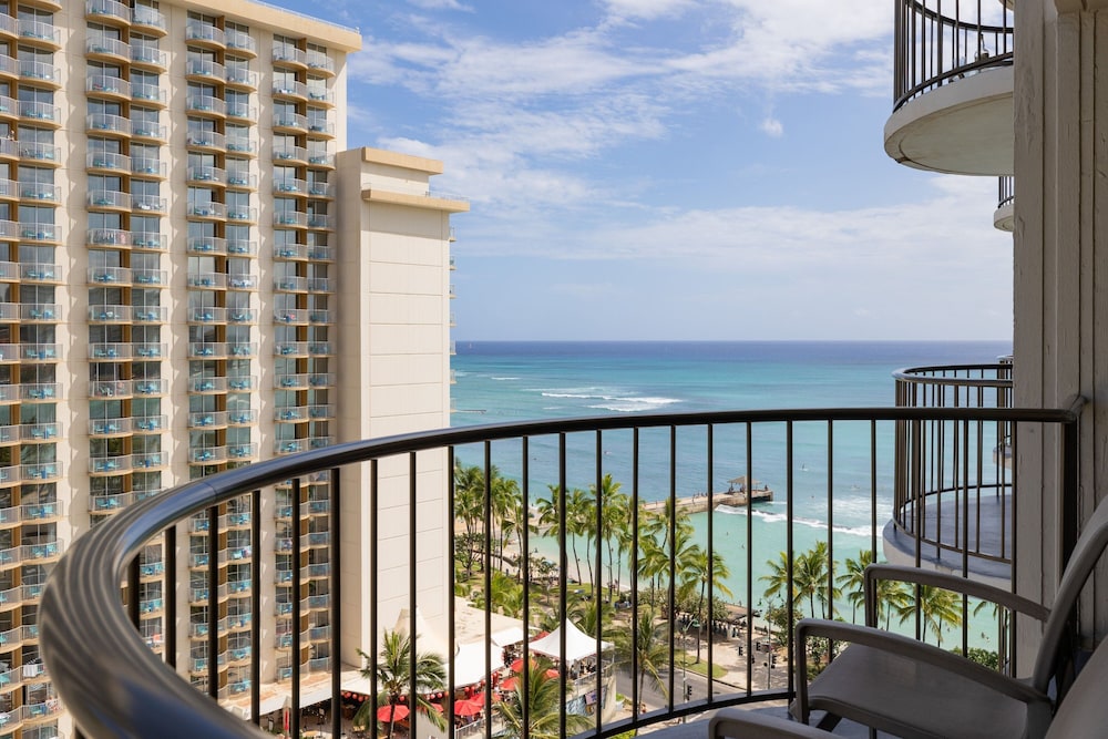 Waikiki Beach Marriott Resort & Spa - photo 48
