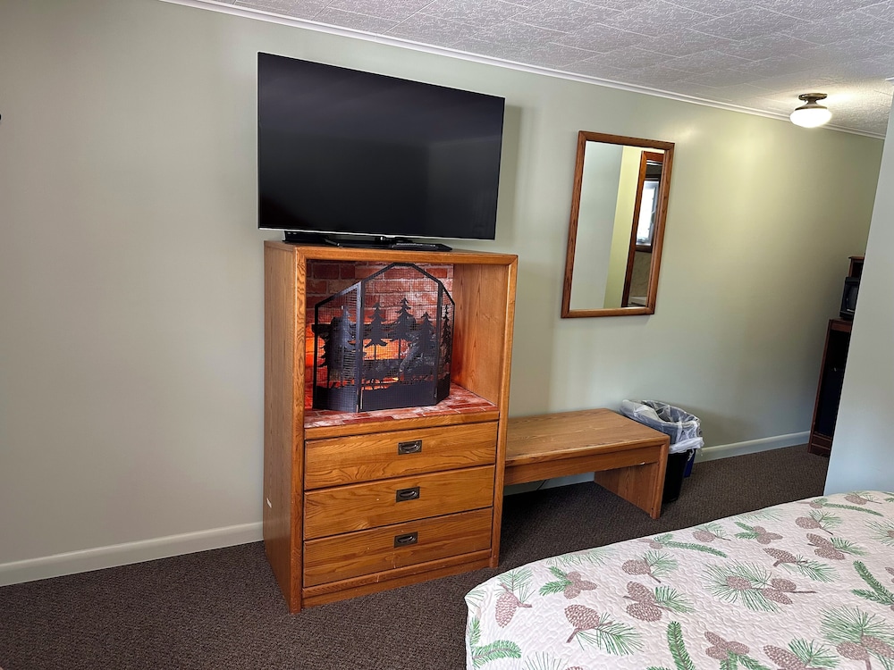 White Mountain Motel And Cottages - photo 12