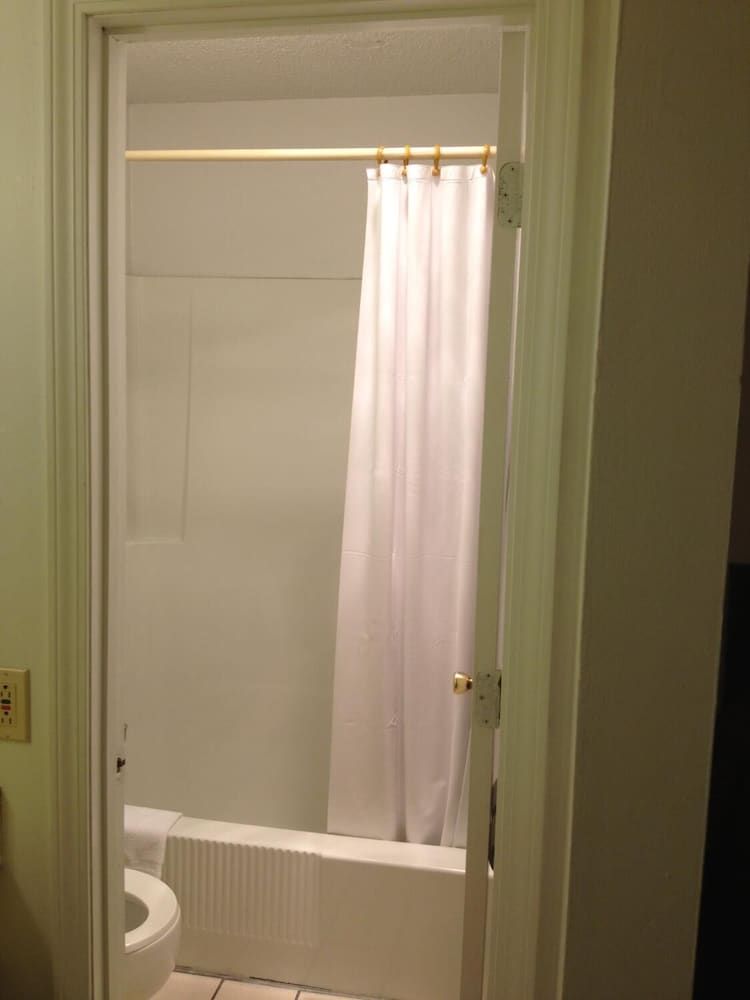 Slumber Inn Of Harrisonville - photo 6