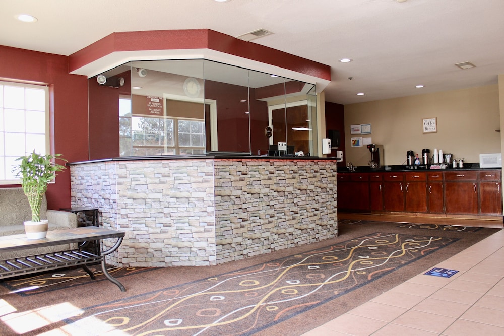 HomeTown Inn & Suites Texas - photo 2