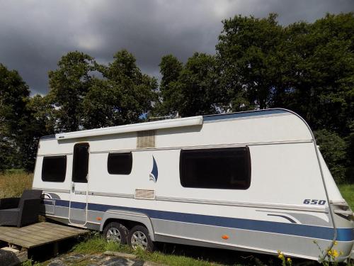 Caravan du Loch - carbon neutral hotel in Gael