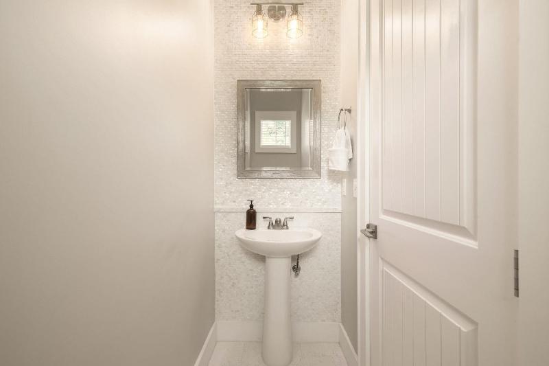 Edgewater By Avantstay Gorgeous Character Lakefron - photo 41