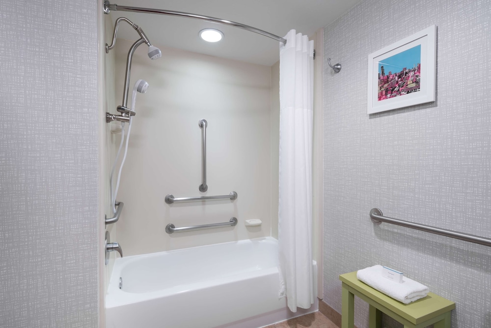 Hampton Inn & Suites Chicago North Shore Skokie - photo 44