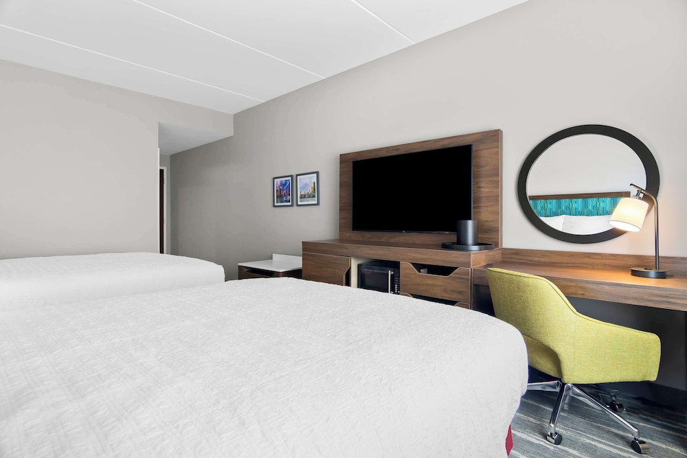 Hampton Inn & Suites by Hilton Chicago Medical District UIC - photo 10