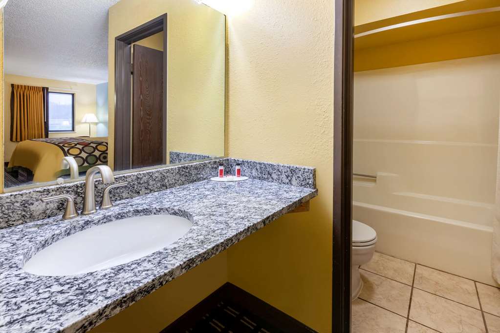 Super 8 by Wyndham Newcomerstown - photo 34