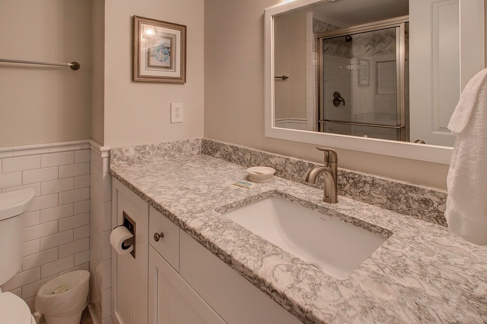 Shorewood 203 - photo 15