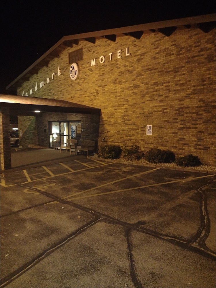 Landmark Motel - photo 20
