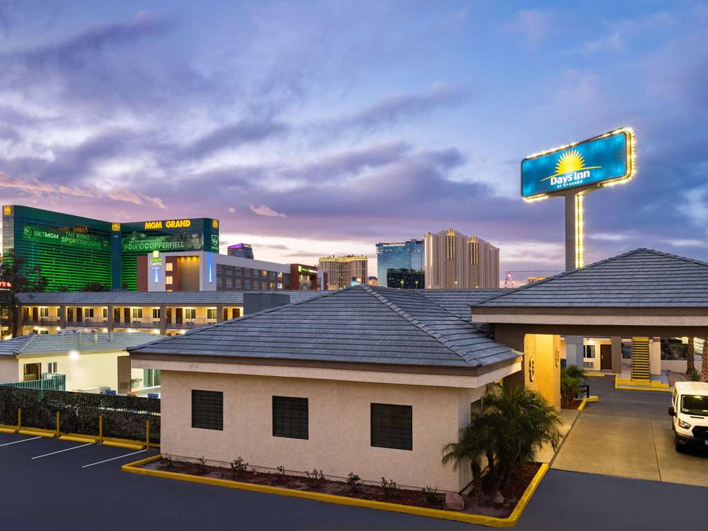 Days Inn by Wyndham Las Vegas Airport Near the Strip - photo 10