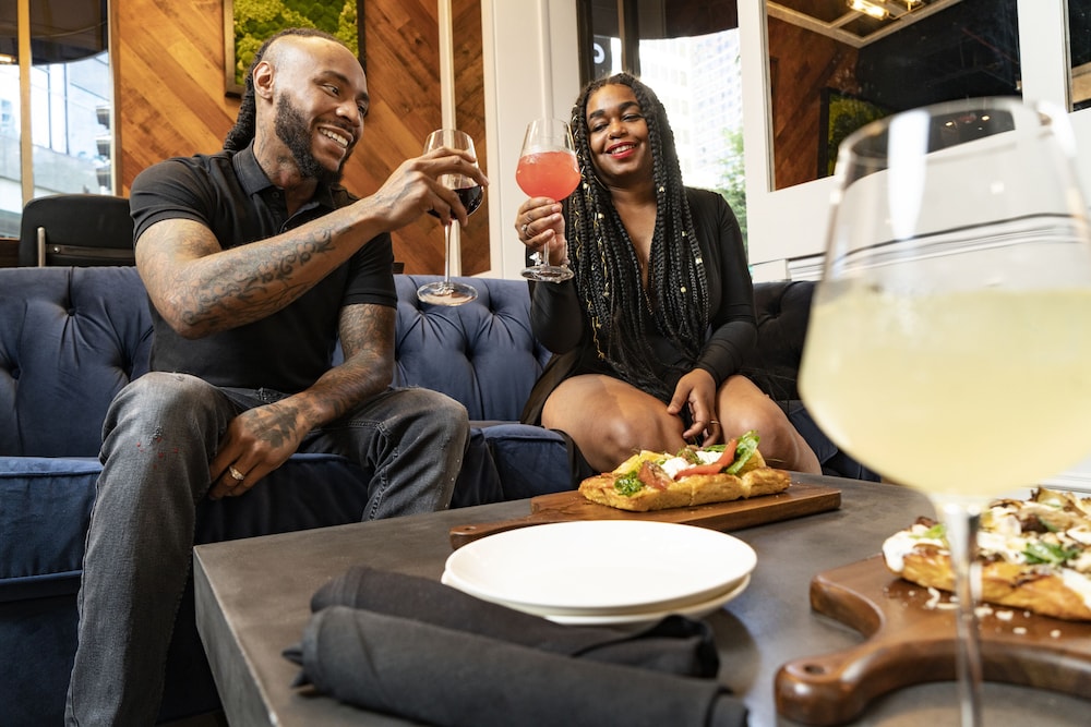 Hotel Saint Clair Magnificent Mile - photo 4