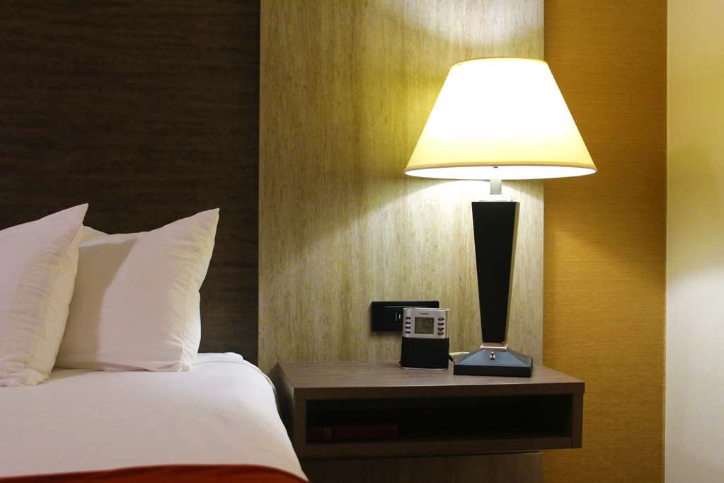 Best Western Galleria Inn & Suites - photo 20