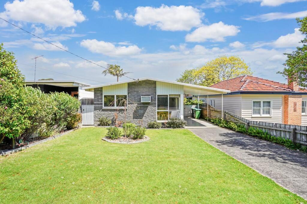 Coastal Rosebud Family Home Steps from the Beach — 4-Star Luxury Hotel in Rosebud, Australia