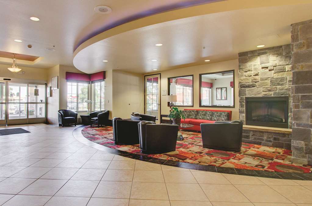 La Quinta Inn & Suites by Wyndham Denver Gateway Park - photo 6