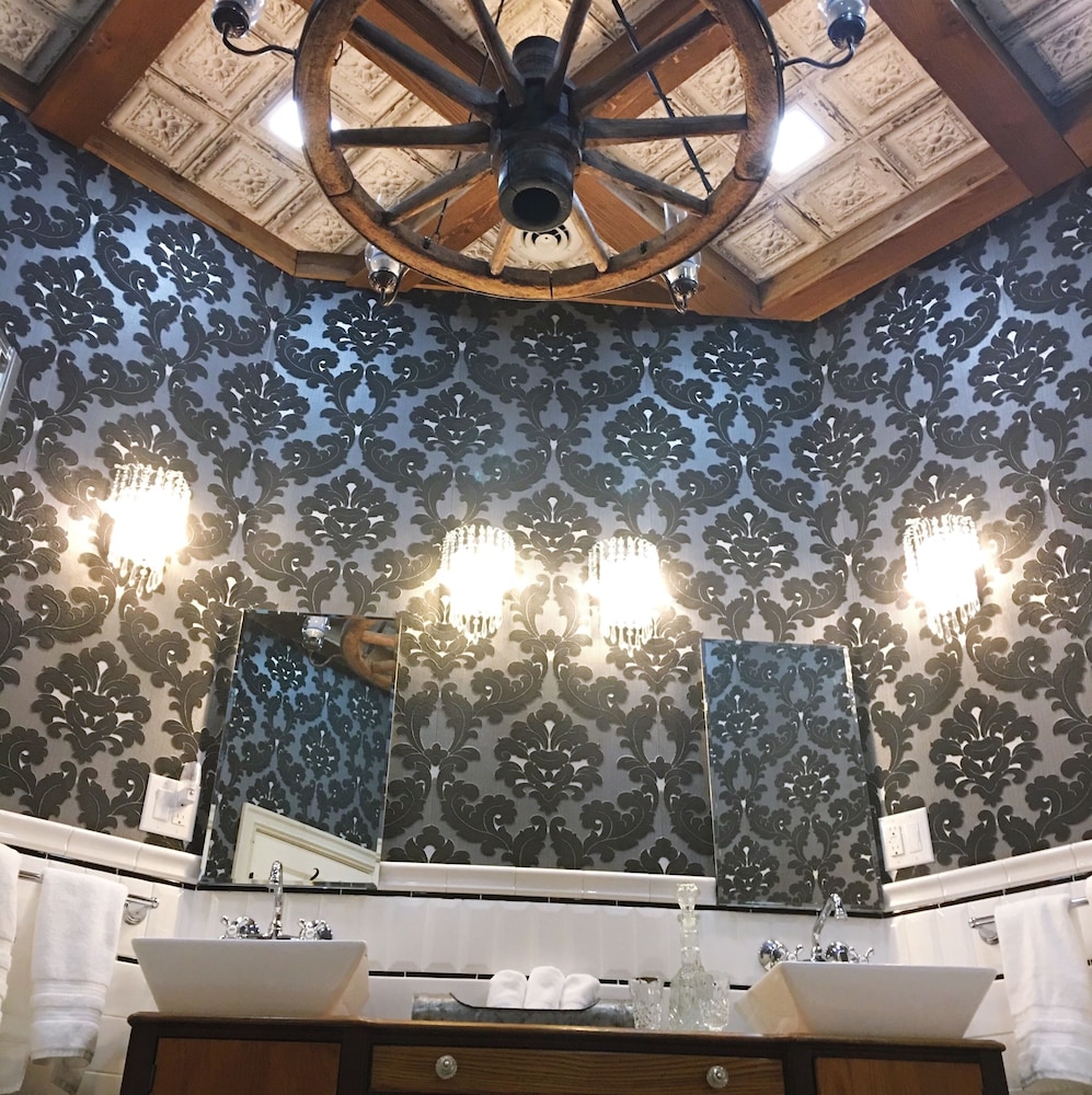 BarDew Valley Inn - photo 28