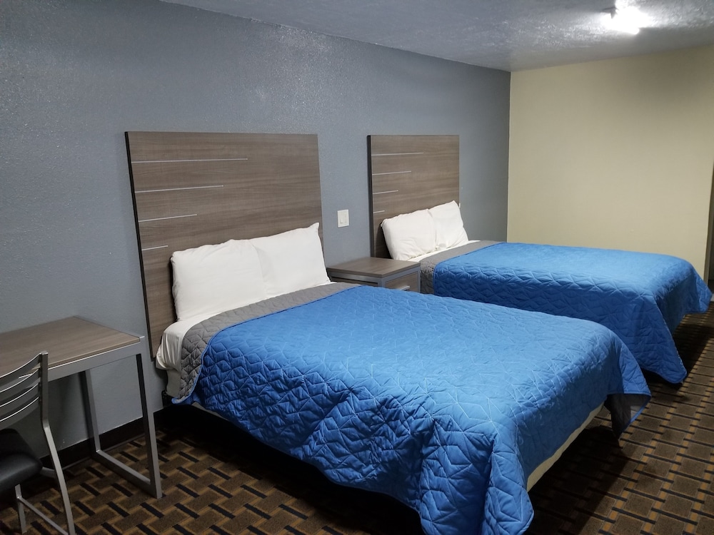AmeriStay Inn &Suites - photo 7