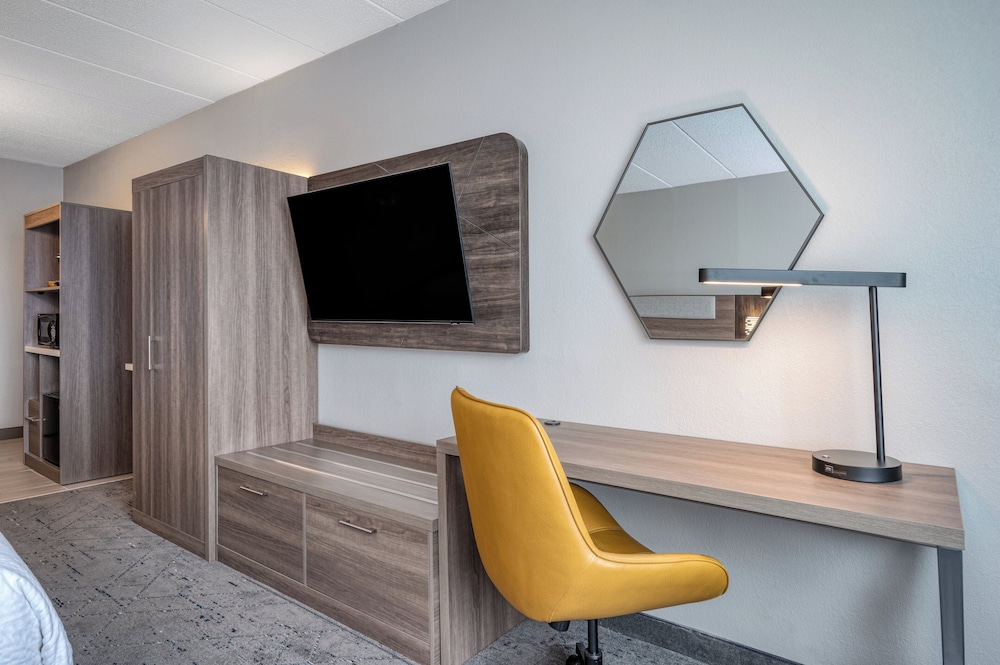 Holiday Inn Express & Suites Gahanna Columbus Airport by IHG - photo 15