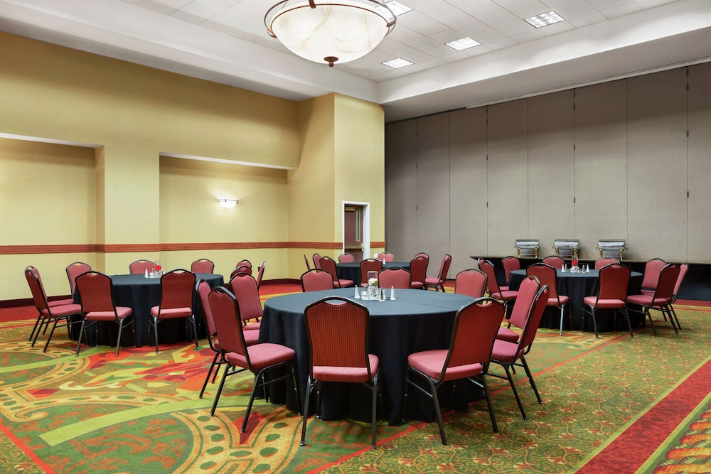 Hampton Inn & Suites Dallas Mesquite - photo 40