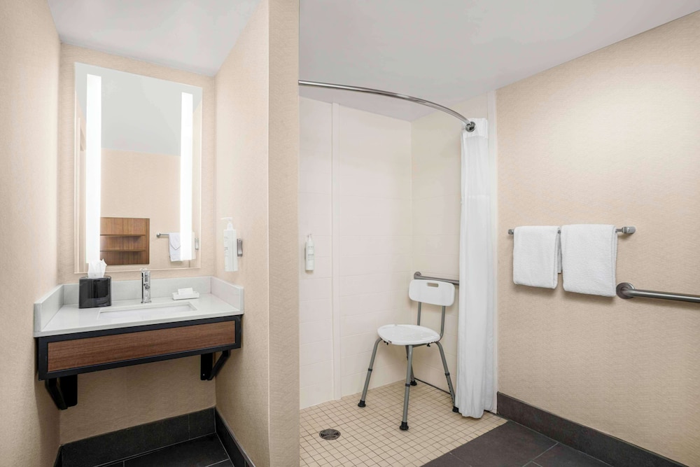 Hilton Garden Inn Kent Island Marina - photo 21