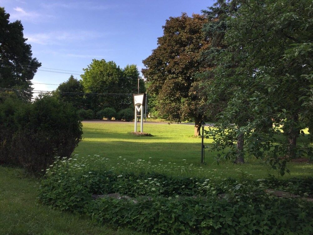 Nightshade Inn & Gardens - photo 14