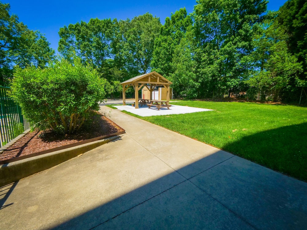 Country Inn & Suites by Radisson Burlington NC - photo 26