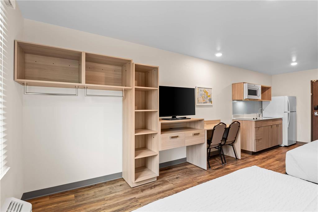 WoodSpring Suites Richmond Airport - photo 22