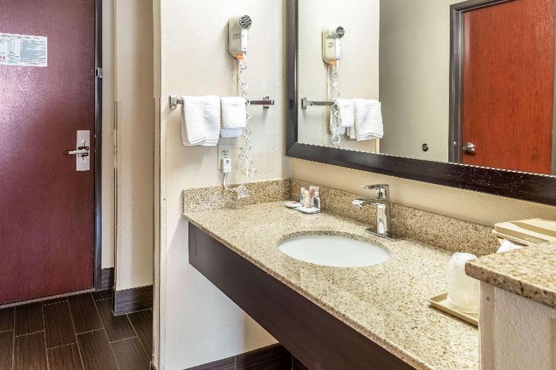 Comfort Inn Portland near I 84 and I 205 - photo 35
