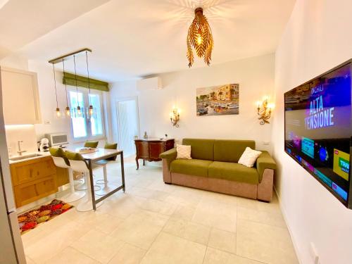 Appartamento Alice Gold — 4-Star Luxury Hotel in Bardolino, Italy