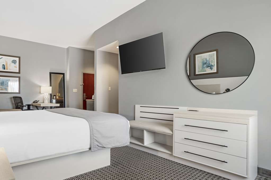Best Western Plus Two Rivers Hotel & Suites - photo 24