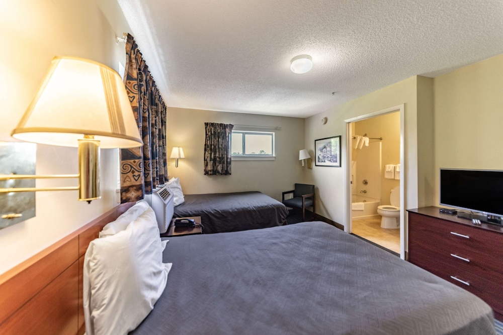 Studio 6 Extended Stay Greensboro NC I 40 - photo 16