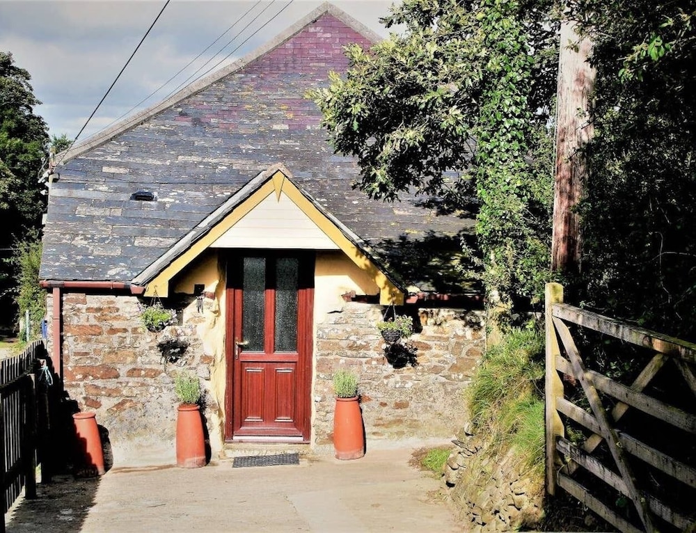 Cottage Barn — 4-Star Luxury Hotel in Bude, United Kingdom