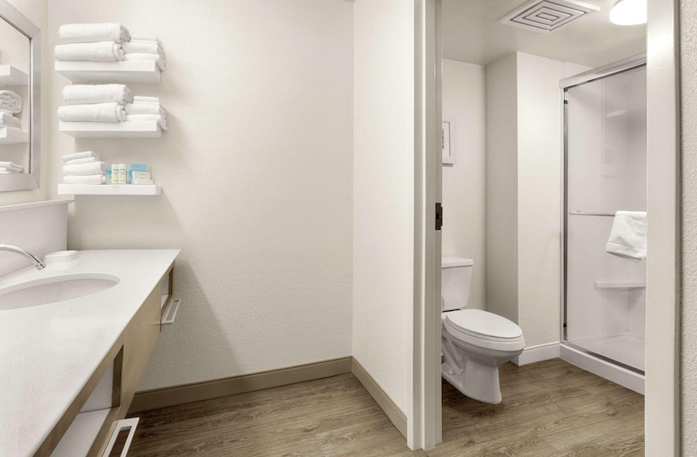 Hampton Inn Georgetown Marina - photo 22