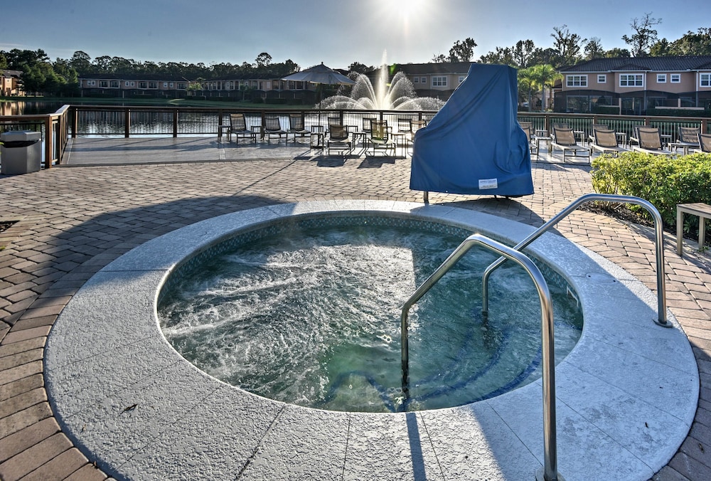 Cozy Resort Townhome w Gas Grill 3 Mi to Disney - photo 23