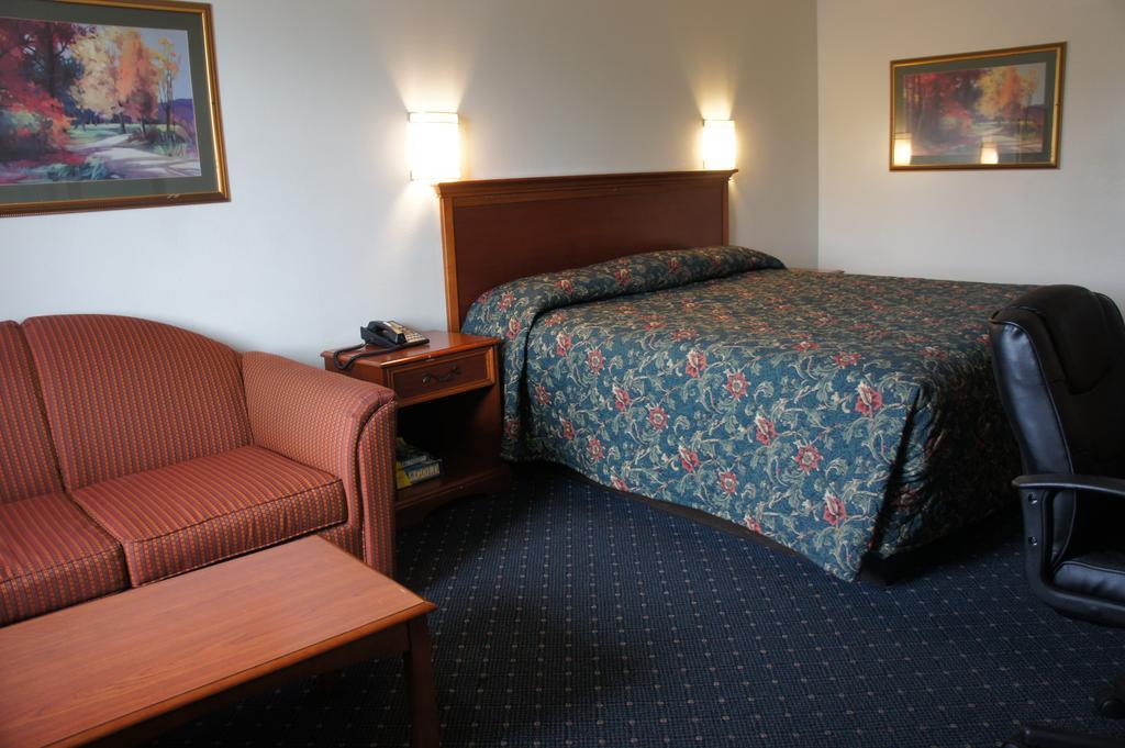 Best Interstate Inn - photo 7