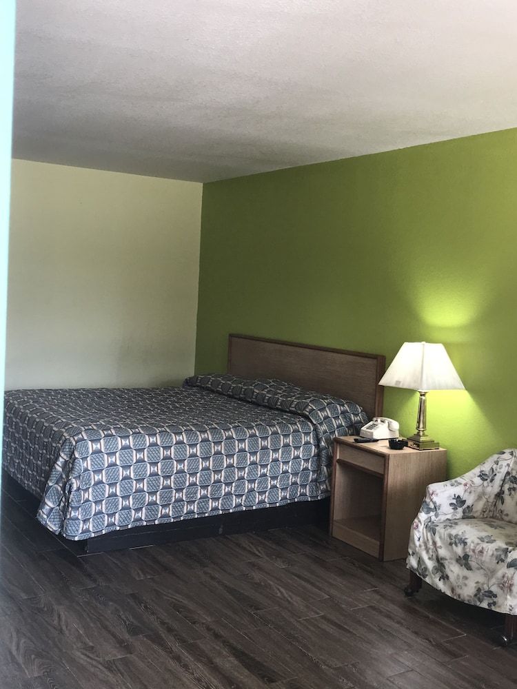 Linder Motor Lodge - photo 14