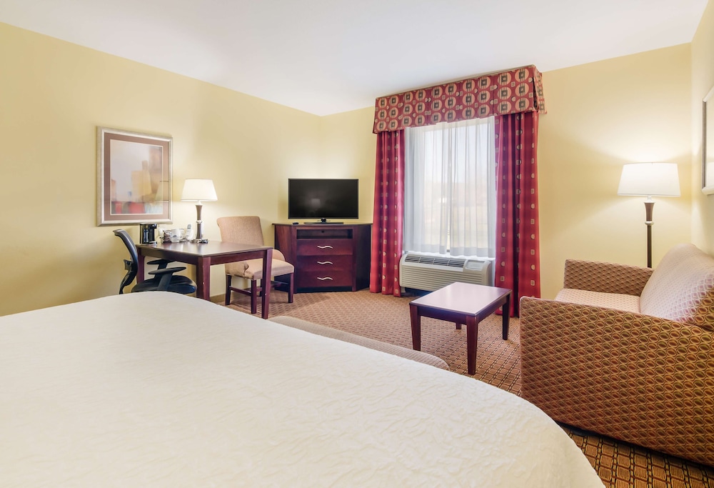 Hampton Inn Galax - photo 8