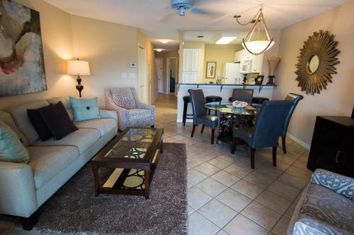 Lakefront 230 - carbon neutral hotel in Destin