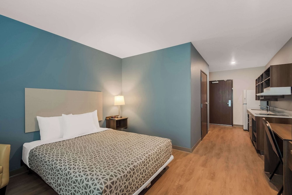 WoodSpring Suites Bellflower Los Angeles - photo 10