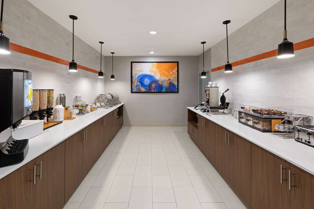 La Quinta Inn & Suites by Wyndham Rockport Fulton - photo 57