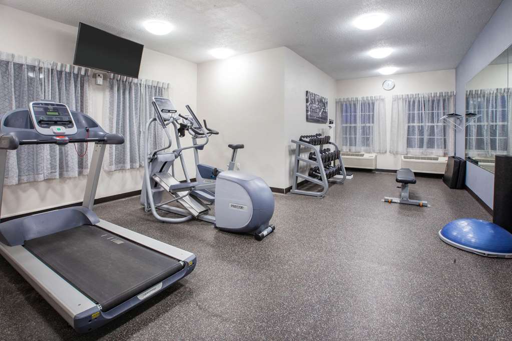 Wingate by Wyndham Roseville Detroit - photo 6