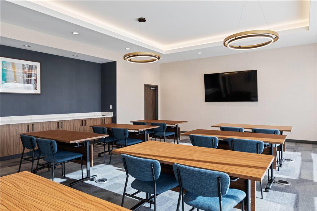 La Quinta Inn & Suites by Wyndham La Habra - photo 81