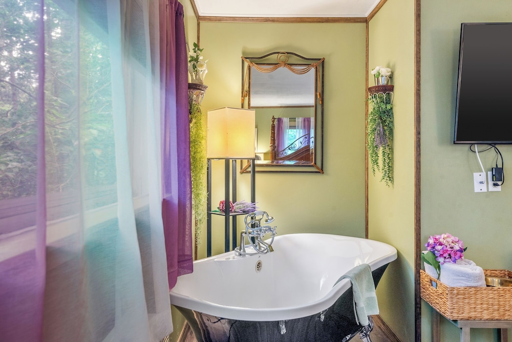 Tall Pines Inn - photo 135